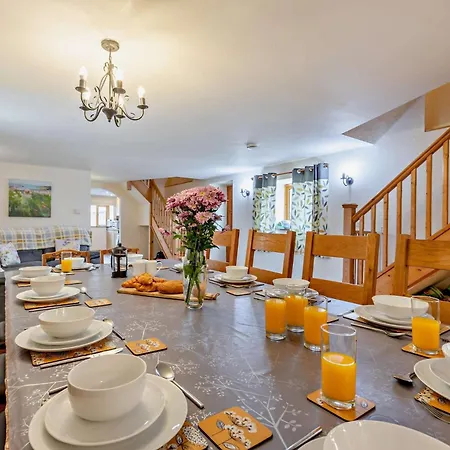 6 Bed In Bude Ploug Kilkhampton